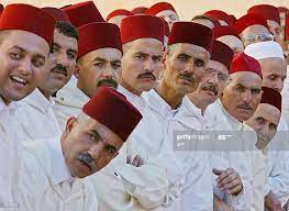Fez Residents Wearing The Traditional Fez Head Dress Line Up As King Photo How To Wear Still Image