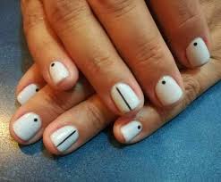 La tendencia de los diseños de uñas y la decoración de uñas en tus manos seguirá siendo una moda de belleza este año, que cada vez se hace mucho más elegante como también tiene mayor elaboración y creatividad. Https Artecristian Blogspot Com 2019 12 Cortas Unas Decoradas Sencillas Y Html