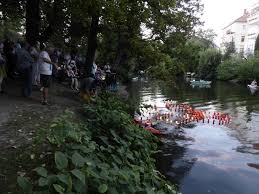 Womöglich handelt es sich um eine harmlose ursache wie beispielsweise langes stehen oder warme temperaturen. 100 Kerzen Auf Der Oker