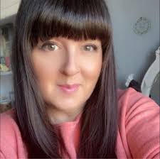 Just a message for advice I need my eye lash extensions removed. I'm  guessing allergic reaction or its been done incorrectly. Is there any beuty  studios/salons who will be able to remove