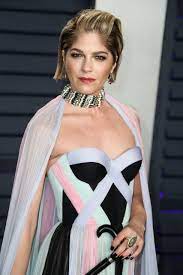 Scleroza multiplă este o boală neurologică cronică degenerativă. Selma Blair Motivul Pentru Care A Ignorat Ani De Zile Semnele Sclerozei Multiple