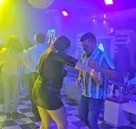 Clubbing en Houston: La Experiencia del Principe Azul