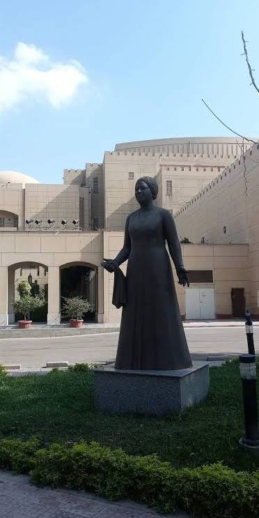 تمثال كوكب الشرق الأبرز، بصمات فنية لا تُنسى لنقيب التشكيليين الجديد طارق الكومي (صور)