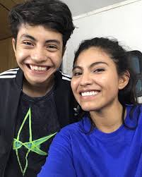 Y les presento a Luca @luccsgr , el mike, que la verdad en persona es un  amor, te quiero mucho mucho hermanito me divertí mucho contigo n 💖  @somosdesenfrenadas #ElpincheMike #hermanitosdelalma #somosdesenfrenadas