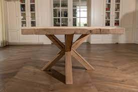 tafel van eiken wagonplanken met houten spinpoot op maat gemaakt basement bar designs dining table table