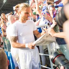 Das finden nicht nur frauen, auch seine mannschaft weiß es. Rurik Gislason Wie Ist Es Der Heimliche Star Der Wm Zu Sein