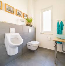 Badezimmer In Modernem Bungalow Von Eco System Haus Bad Einrichten Bungalow Bauhausstil