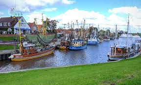 Ubbo heide, ein verständnisvoller vorgesetzter mit vorausschauendem blick, ist kripochef für ganz ostfriesland. Ostfriesland 12 Tipps Fur Einen Kurzurlaub An Der Nordsee