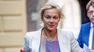 Op zoek naar huizen in kaag? Sigrid Kaag And Ton Visser Candidates For Party Leadership D66 Teller Report