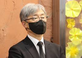 Jun 16, 2021 · 최재형 감사원장의 대권 출마 결단설이 증폭되는 가운데, 최재형 원장이 고교 시절 업어 등교시키며 함께 서울대에 진학해 사법시험에 합격한 죽마고우 강명훈 변호사가 최 원장의 대선 출마를 지원하는 모임을 만들어 활동중이라는 보도가 16일 나왔다. Tnb P9fistmrim