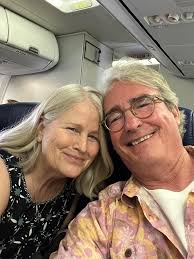 can anyone pick up a coffin poster tonight?