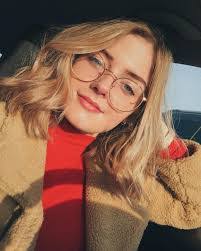 Carissa Paul's Instagram, Twitter & Facebook