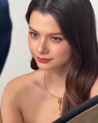 Becky Armstrong Speaking French