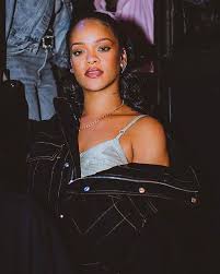 Pin By Tannicea On R I R I Rihanna Style Rihanna Outfits Rihanna