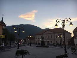 Zărnești is a town in brașov county, transylvania, romania, with a population of 21,681. ZÄƒrneÈ™ti Wikipedia