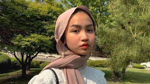 Cewek cantik berjilbab perempuan cantik ada beberapa macam dan diantaranya adalah cewek yang memakai hijab atau jilbab. Cerita Perempuan Ri Xaviera Nekat Sekolah Di Korea Saat Usia 15 Tahun