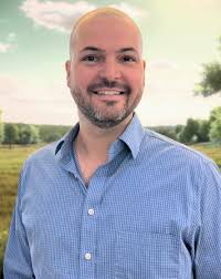 Scott Moseley's Instagram, Twitter & Facebook