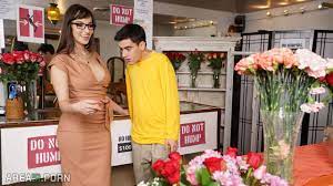Dark-haired mom with glasses fucks perverted young customer in her flower  shop | AREA51.PORN