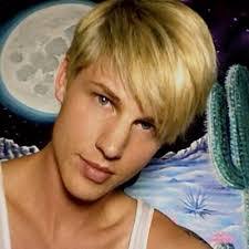 Matthew Fay's Instagram, Twitter & Facebook