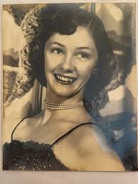 Meredith Hornsby (@MHornsbyReads)