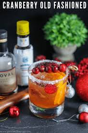 These 12 christmas drink recipes are easy to make & are sure to spread holiday cheer! Christmas Old Fashioned Cranberry Cocktail Gastronom Cocktails