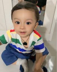 MasyaAllah tabarakallah udah 8 bulan aja ini bocil sehat2 ya anak sholeh  pinter berbakti sama orangtua baik akhlaknya selalu dikelilingi orang2 baik  aamiin allahumma aamiin😇🥰💗 hihi kemaren lupa gara2 guntur teker wkwk