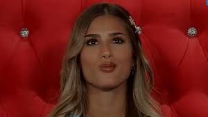 Escándalo en Gran Hermano: Julieta se toqueteó a la noche y dejó todo en  las sábanas