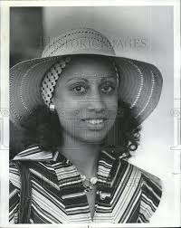1976 Press Photo Pamela Smith Wearing Straw Hats Diane Winters apt airy  style