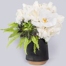 Elegant & affordable · truly original gifts · send your warm wishes La Chic In Los Angeles Ca La Premier