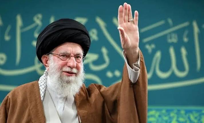 آیت اللہ خامنہ ای کی مشہد میں تدفین کی تیاریاں: تین روزہ تقریبات کا اعلان - World - AAJ
