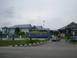 Tegur apa tak sure la but si peah ni buat tak layan just diam je. Kolej Komuniti Selandar Mapio Net