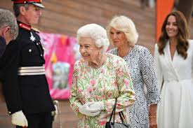 Elizabeth ii), полное имя — елизаве́та алекса́ндра мари́я (англ. Qwu4fxkh4jgjhm