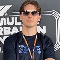 Daniel Ilyayev's Instagram, Twitter & Facebook