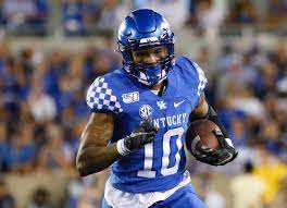 Aj Rose Photo Keyli Chisesi Kentucky Football Football Helmets Uk Football