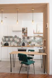 Une Cuisine Ouverte Dans Un Appartement Lyonnais Planete Deco A Homes World Idee Deco Cuisine Cuisine Ouverte Cuisine Moderne
