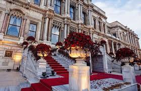 İstanbul'un beykoz i̇lçesi'nin yalıköy semtinde, hünkâr i̇skelesi olarak adlandırılan bölgenin güneyinde yer alır. Mecidiye Kasri Dugun Ve Nisan Organizasyonu