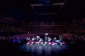 This was followed by debut concerts in bangkok and singapore in april, and the tour concluded with an additional two concerts in seoul in june. Twiceinkl Hashtag A Twitteren