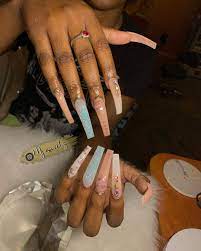 18 Nailtechiana Mary On Instagram Them Extendos Hit Different In 2020 Bling Acrylic Nails Ghetto Nails Long Acrylic Nails