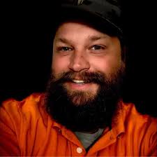 Best place for men's haircuts and beard sculpting nearby?