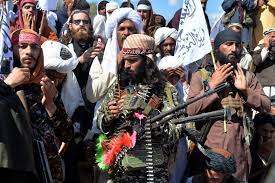 O mullah baradar akhund, chefe do gabinete político dos rebeldes no qatar, anunciou o fim da guerra no afeganistão, com a vitória dos insurgentes, após a fuga no domingo do presidente ashraf ghani e a captura de cabul. Taliba Rejeita Proposta Do Governo Do Afeganistao E Diz Que Pode Retomar Os Combates Mundo G1