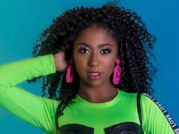 Cantora Carol Roberto dará voz à Mira, primeira personagem indiana da  Disney Júnior