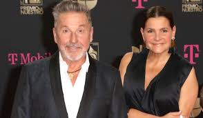 Want to see ricardo montaner in concert? Ricardo Montaner S Wife Is Confused With Her Grandmother Photo