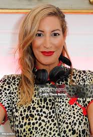 18,335 Laura Dave Stock Photos, High-Res Pictures, and Images