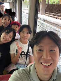 추석에 에버랜드에는 사람이 많다. 그래도 성공적. 화분 세우다가 열받을뻔 ㅋㅋ #조카들과 #케데헌 #더피 #화분 #열받음