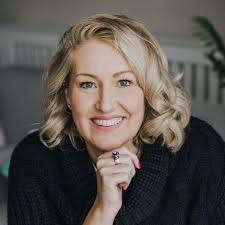 Amanda C. Watts: books, biography, latest update