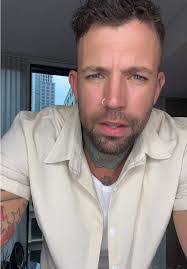 Billy Hudson's Instagram, Twitter & Facebook