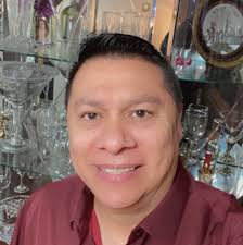 Happy birthday Bobby Sigala!! Te mandamos un abrazo grande!! Que cumplas  muchos más!! Con cariño y aprecio de parte de todos los montezitos ♥️