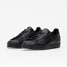 In his latest collaboration with adidas, pharrell williams breathes new energy into iconic silhouettes. Herren Sneaker Und Schuhe Adidas X Pharrell Williams Superstar Core Black Core Black Core Black Footshop