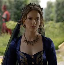 Turkish actress who has gained widespread fame in her recurring roles on the shows iki aile, firar, and öyle bir geçer zaman ki. Ece Cesmioglu Biyografya