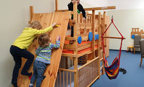 kreative spielbetten aus dem munchner osten hochbetten und etagenbetten fur kinder direkt aus dem billi bolli haus pastetten ich spring im dreieck